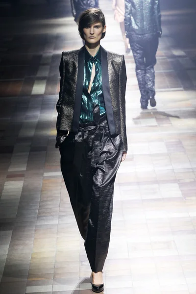 Look 44